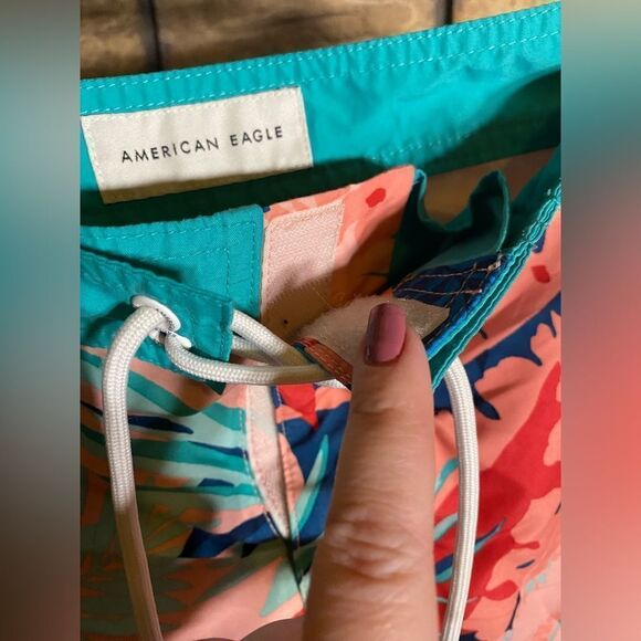 Tropical swim / board shorts - Picture 3 of 6